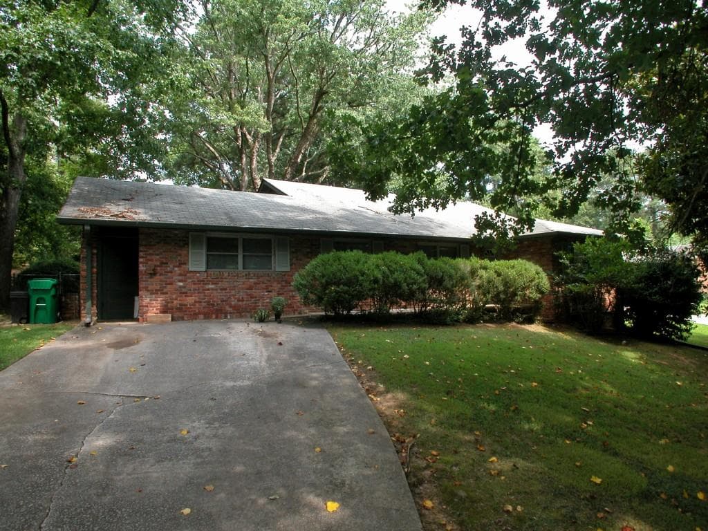 4 bedroom, 2,107 sq ft single family residence sold at 1954 Timothy Drive, Atlanta, GA 30329