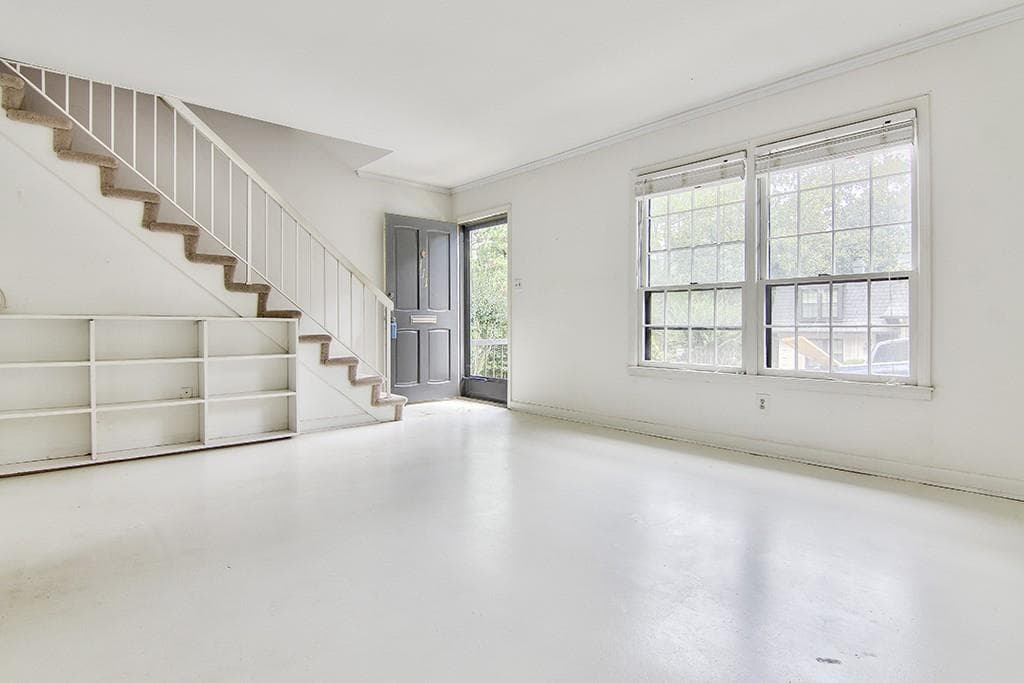 2 bedroom, 1,100 sq ft condominium sold at 111 Adrian Place -, Atlanta, GA 30327