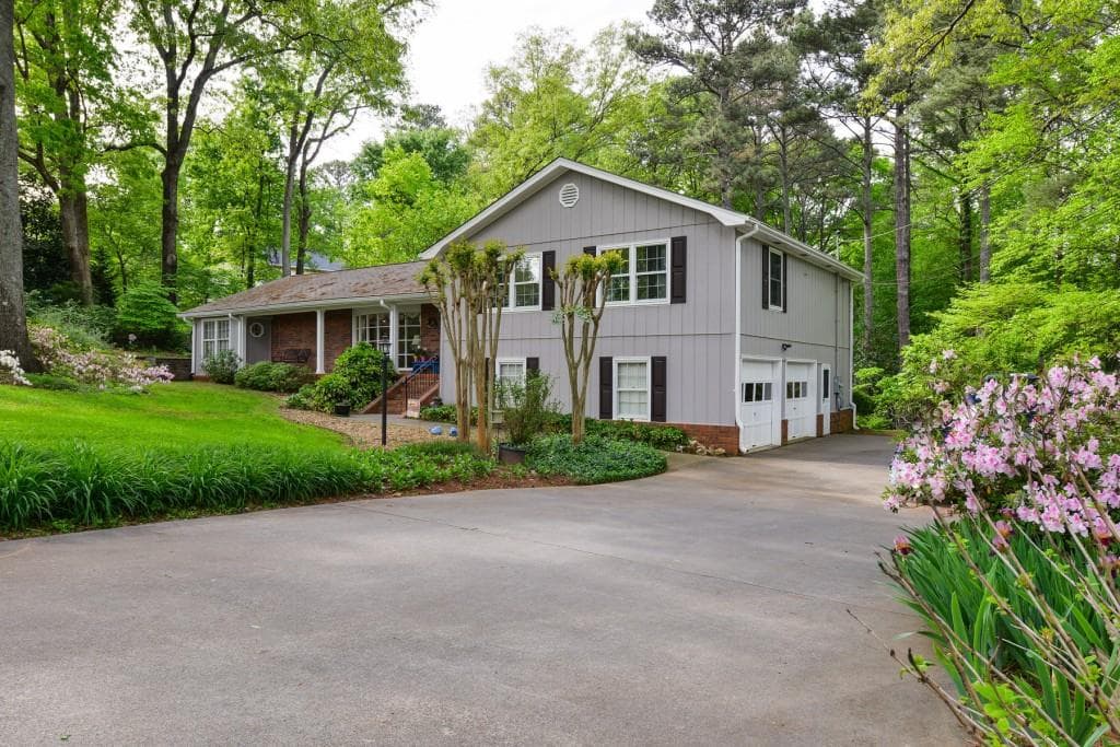 4 bedroom, 2,575 sq ft single family residence sold at 1946 Macland Road, Marietta, GA 30064