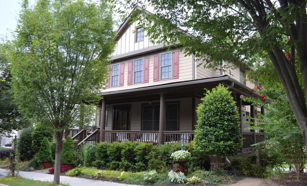 3 bedroom, 2,622 sq ft single family residence sold at 1640 Gilstrap Lane, Atlanta, GA 30318