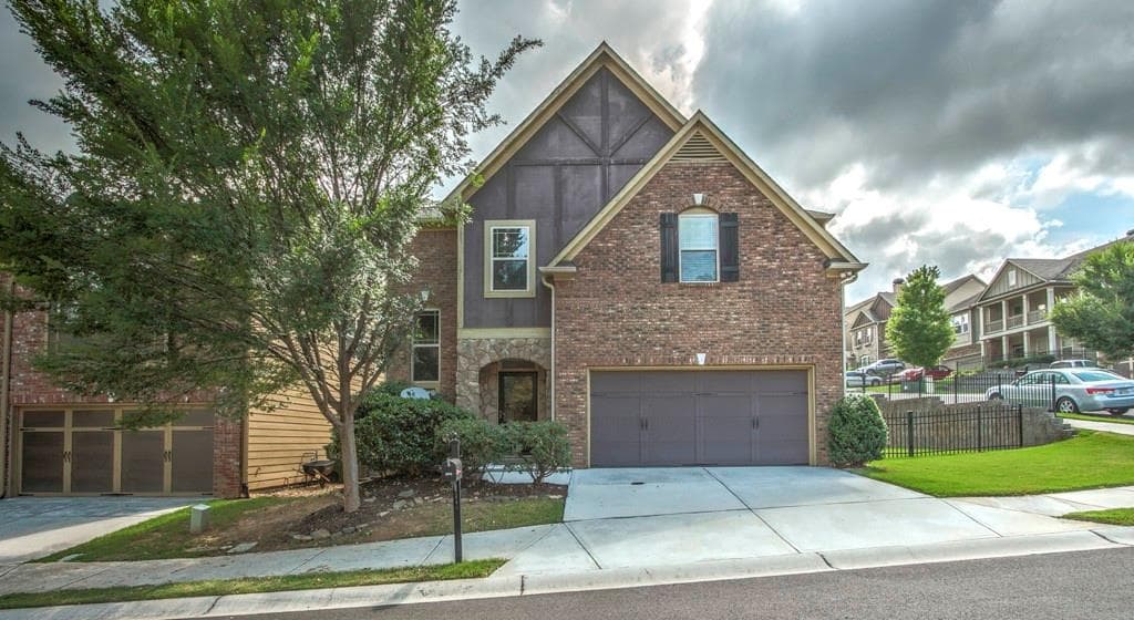 4 bedroom, 2,732 sq ft single family residence sold at 2075 Old Georgian Terrace, Atlanta, GA 30318