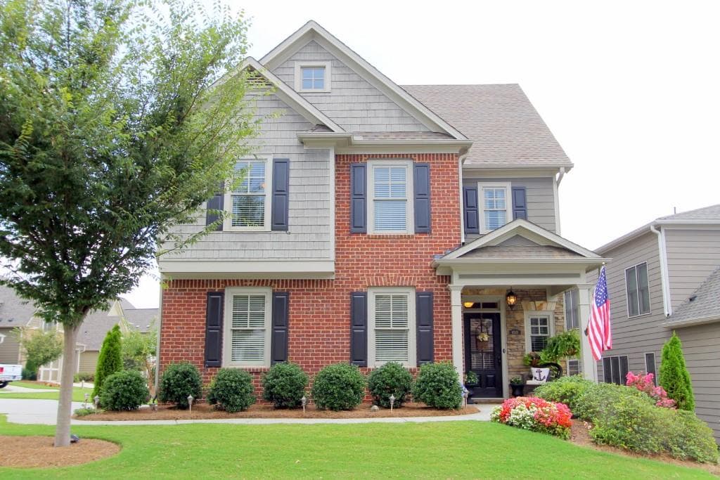 3 bedroom, 2,612 sq ft single family residence sold at 8265 Scuffle Bridge Lane, Cumming, GA 30041