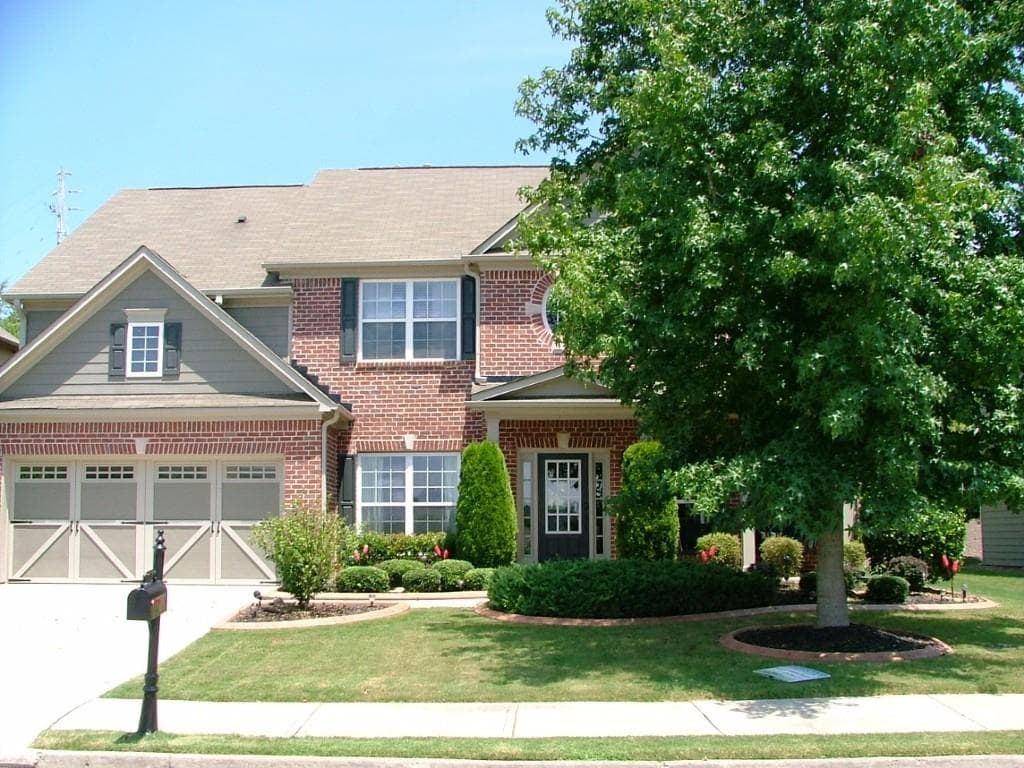 4 bedroom, 2,734 sq ft single family residence sold at 2555 Blackstock Drive, Cumming, GA 30041