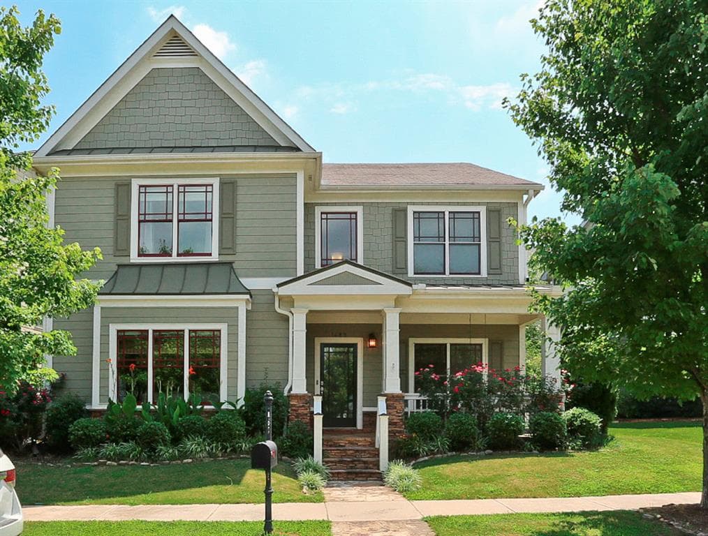 4 bedroom, 2,546 sq ft single family residence sold at 1689 Barfield Run, Atlanta, GA 30318