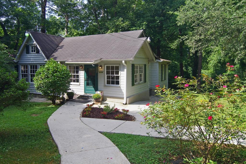 3 bedroom, 1,690 sq ft single family residence sold at 2150 Lenox Road, Atlanta, GA 30324