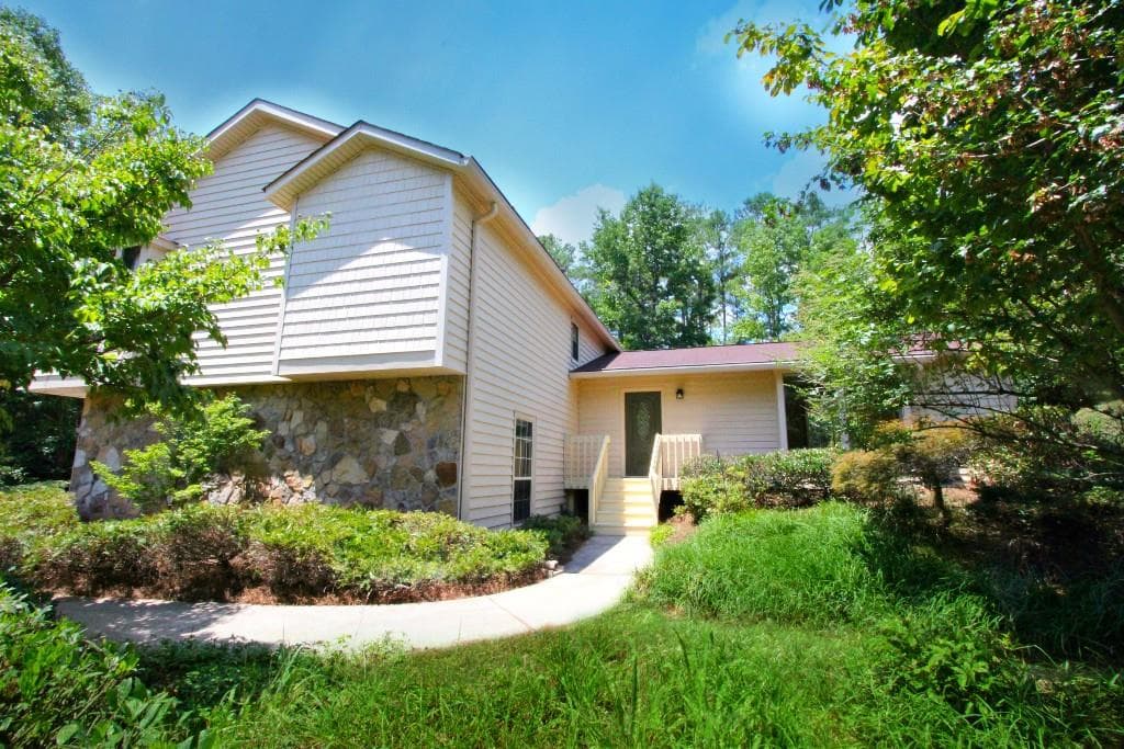 230 N Talbot Court, Roswell, GA 30076 — most recent listing photo