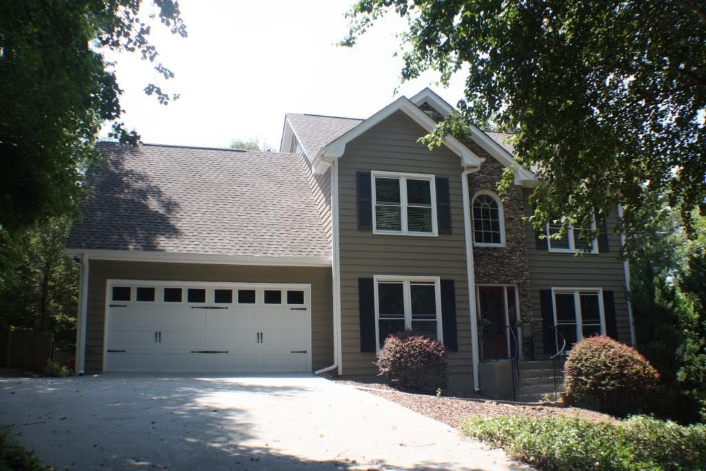 4 bedroom, 2,520 sq ft single family residence sold at 6732 Willowbrook Trail, Flowery Branch, GA 30542