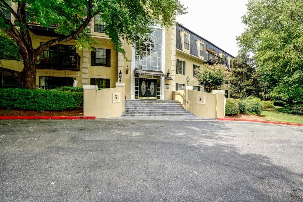 2 bedroom, 1,249 sq ft condominium sold at 3216 Pine Heights Drive 3216, Atlanta, GA 30324