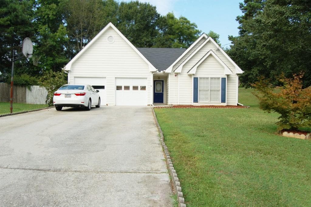 870 Burning Bush Drive, Loganville, GA 30052 — most recent listing photo