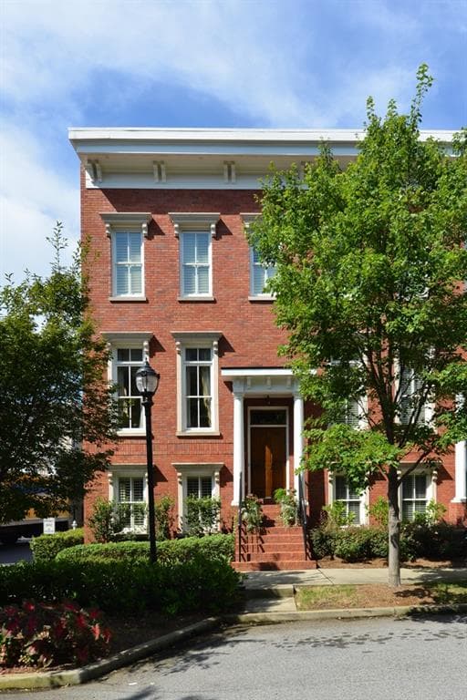 3 bedroom, 2,400 sq ft townhouse sold at 200 Montag Circle 701, Atlanta, GA 30307