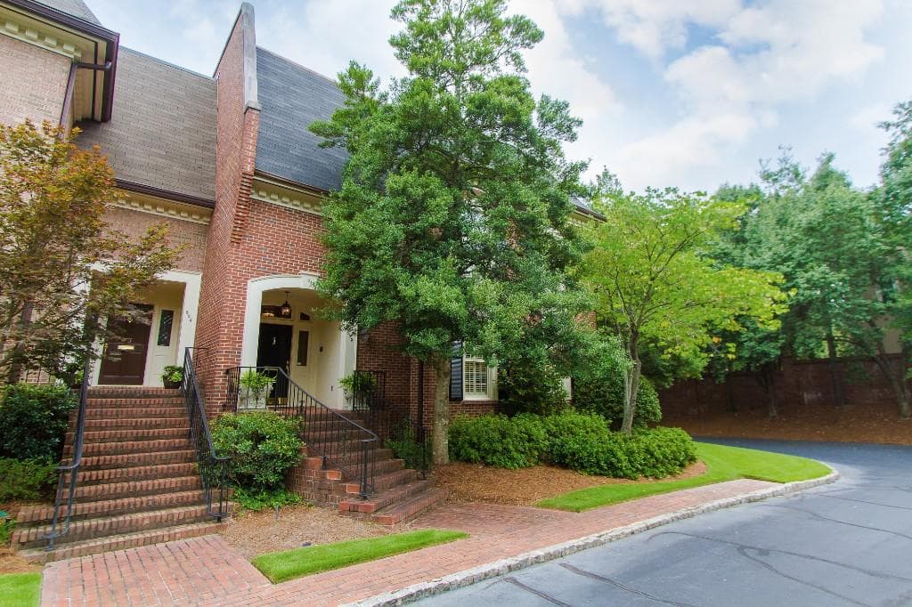 3 bedroom, 3,622 sq ft condominium sold at 505 Townsend Place 505, Atlanta, GA 30327