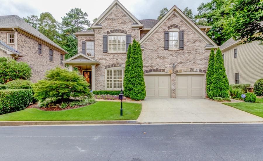 4 bedroom, 3,554 sq ft single family residence sold at 4030 Newhaven Circle, Atlanta, GA 30319