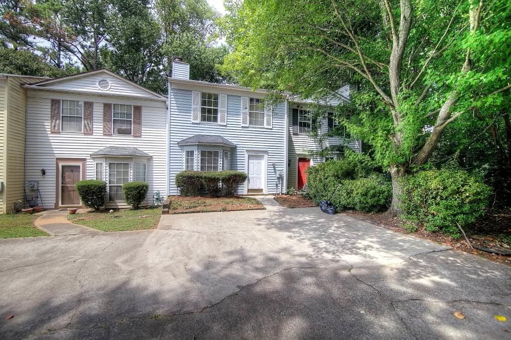 1044 Huntington Trace, Smyrna, GA 30082 — most recent listing photo