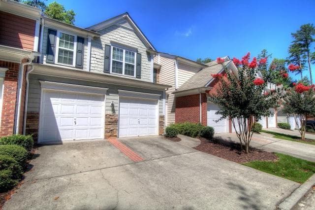 3 bedroom, 1,744 sq ft townhouse sold at 300 Finchley Drive 300, Roswell, GA 30076