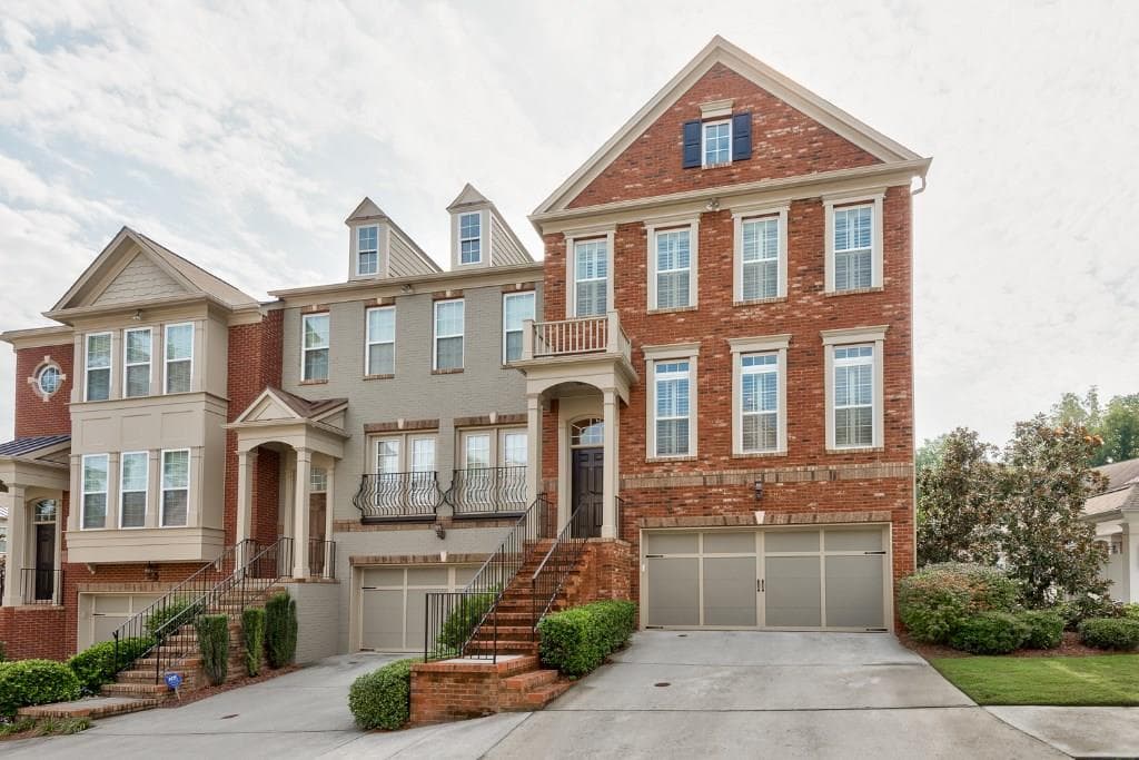 3 bedroom, 2,220 sq ft townhouse sold at 2847 Overlook Court, Atlanta, GA 30324