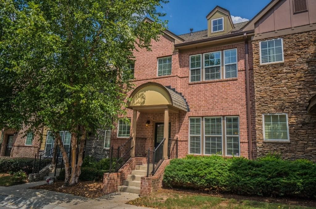 2 bedroom, 1,945 sq ft condominium sold at 1280 Ashford Creek Way, Atlanta, GA 30319