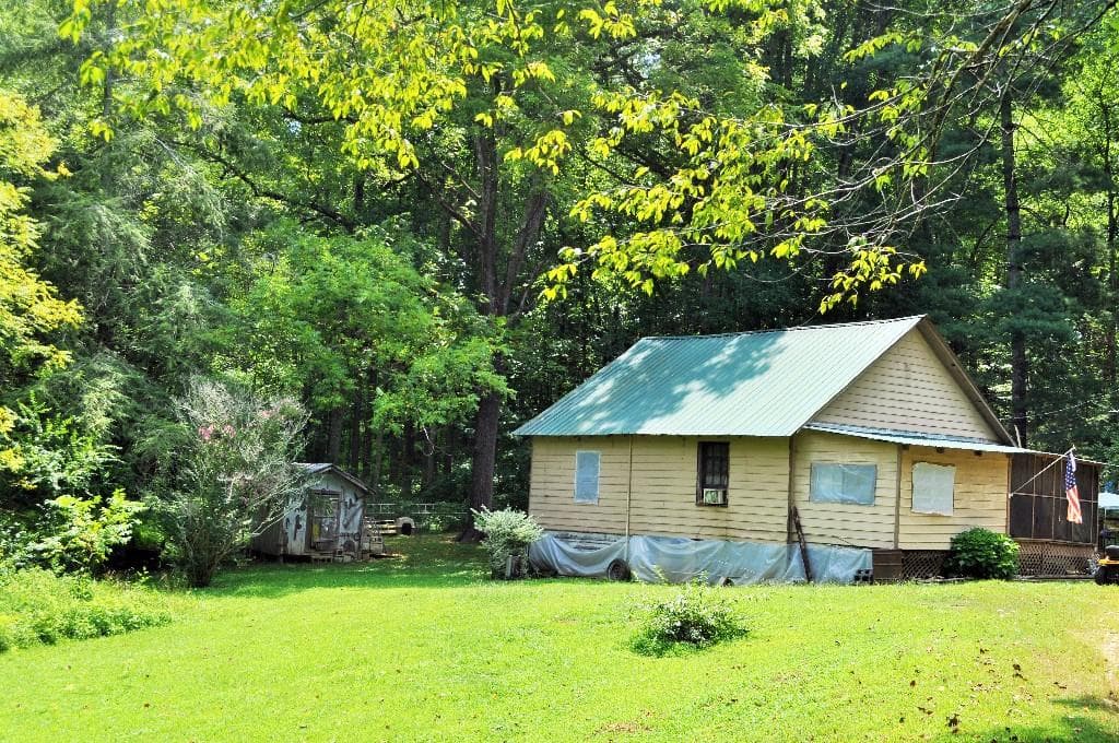 3 bedroom, 919 sq ft single family residence sold at 3192 Pleasant Arbor Road, Waleska, GA 30183