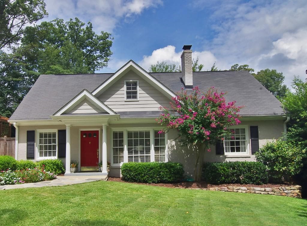3 bedroom, 1,928 sq ft single family residence sold at 1134 Spring Valley Lane, Atlanta, GA 30306