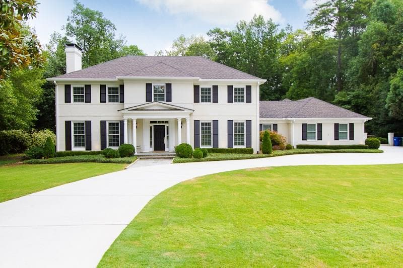5 bedroom, 6,074 sq ft single family residence sold at 3729 Dumbarton Road, Atlanta, GA 30327