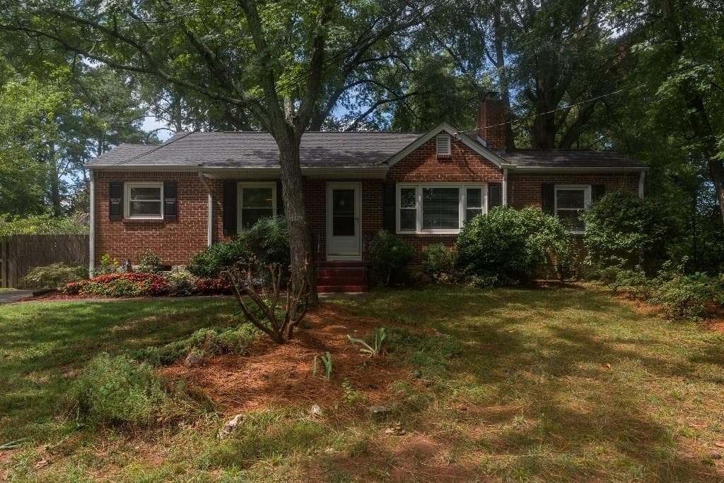 3 bedroom, 1,237 sq ft single family residence sold at 1348 Merry Lane, Atlanta, GA 30329