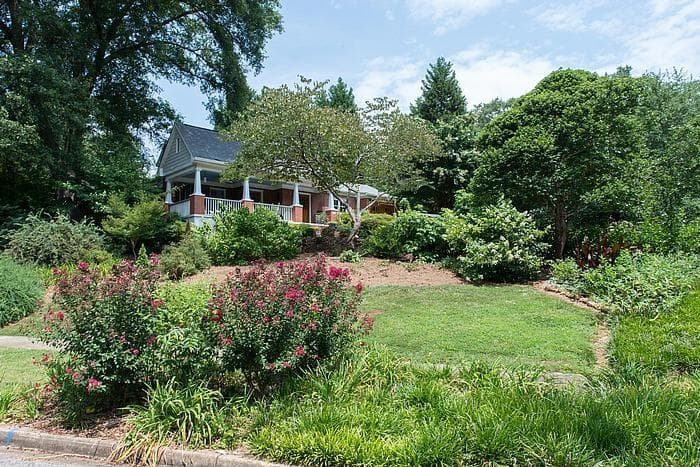 3 bedroom, 1,861 sq ft single family residence sold at 430 Woodhaven Drive, Decatur, GA 30030