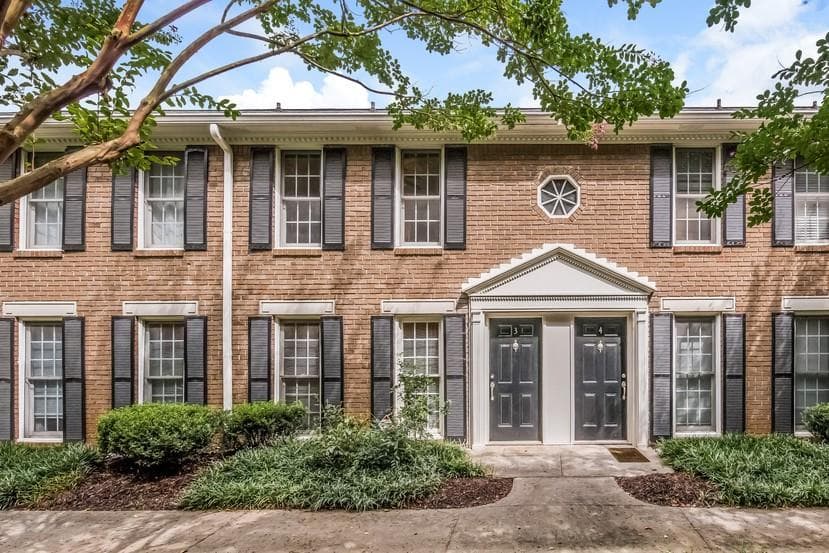2 bedroom, 1,020 sq ft condominium sold at 1101 Collier Road F3, Atlanta, GA 30318