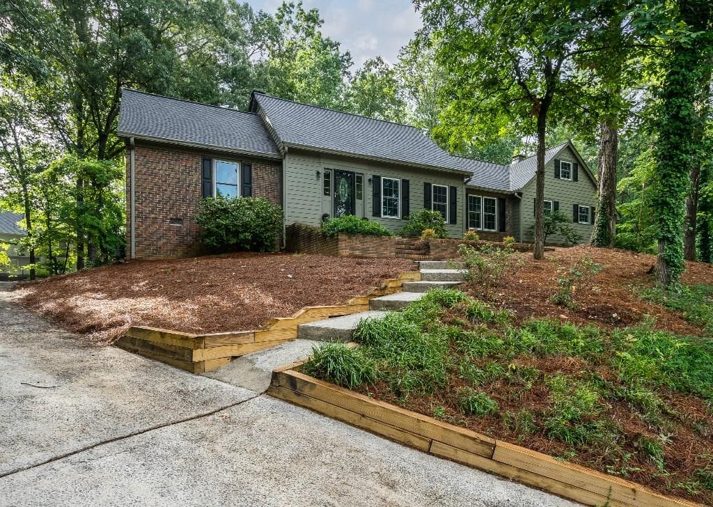 3 bedroom, 2,230 sq ft single family residence sold at 2794 Cedarbrook Drive, Marietta, GA 30066