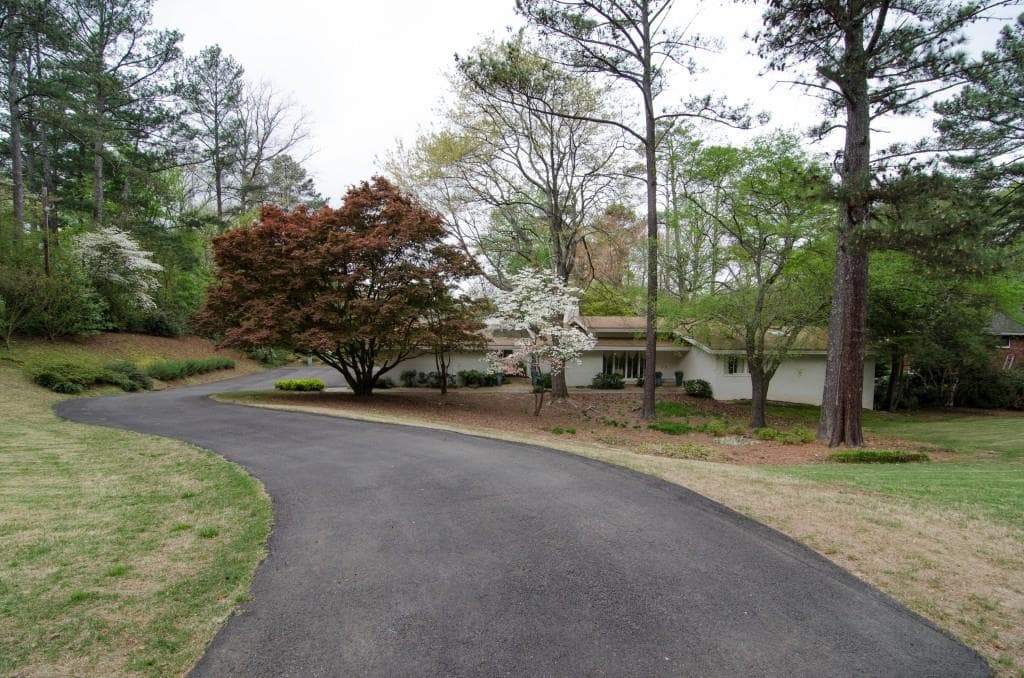 4 bedroom, 3,279 sq ft single family residence sold at 4164 Paran Pines Drive, Atlanta, GA 30327