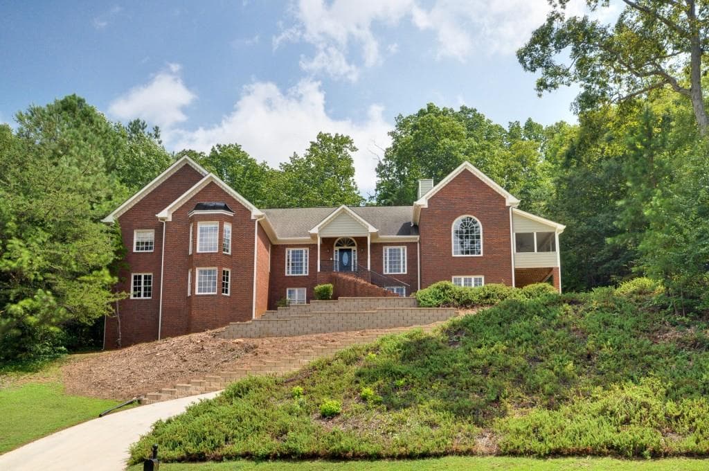 4 bedroom, 4,316 sq ft single family residence sold at 4710 E Forest Peak, Marietta, GA 30066
