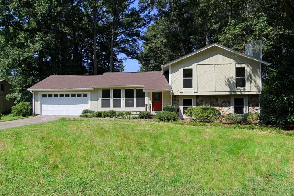 4 bedroom, 1,300 sq ft single family residence sold at 120 Michaela Drive, Alpharetta, GA 30009