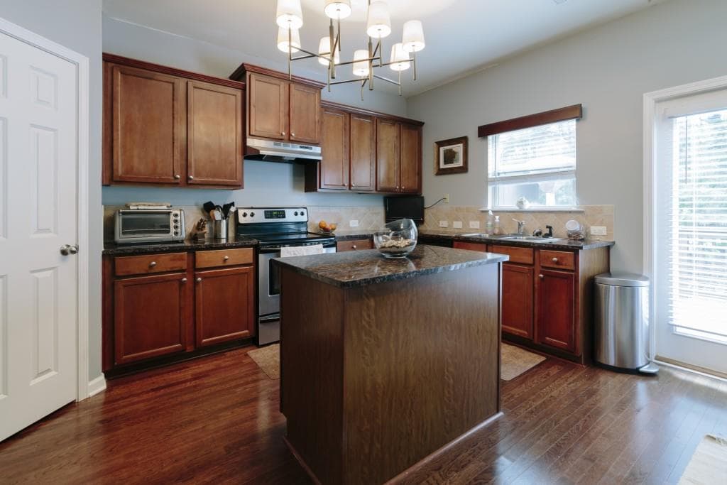 3 bedroom, 1,326 sq ft townhouse sold at 1813 Liberty Parkway, Atlanta, GA 30318