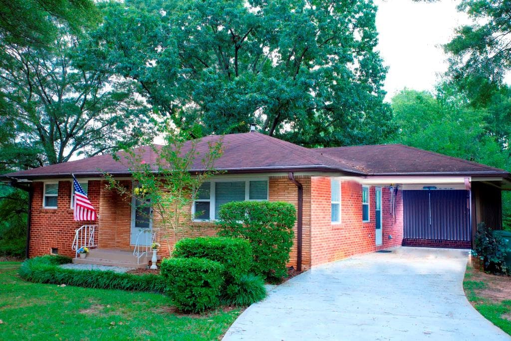 3 bedroom single family residence sold at 992 Shirley Street, Smyrna, GA 30082