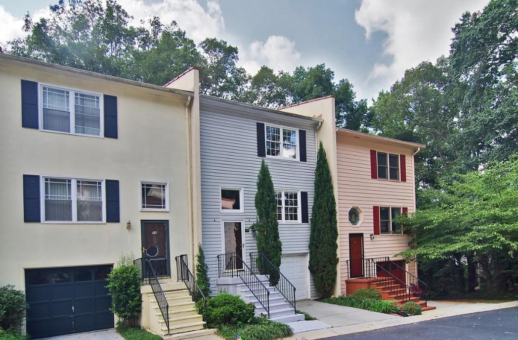 3 bedroom, 1,745 sq ft townhouse sold at 222 Forkner Drive 16, Decatur, GA 30030