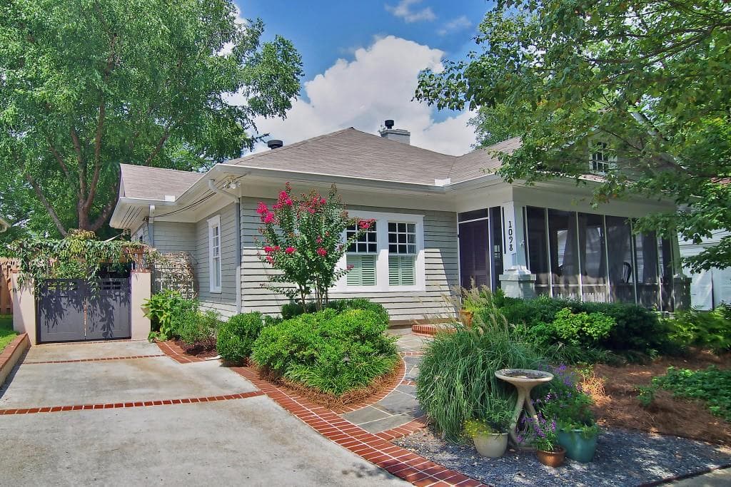 3 bedroom, 1,330 sq ft single family residence sold at 1098 Saint Louis Place, Atlanta, GA 30306
