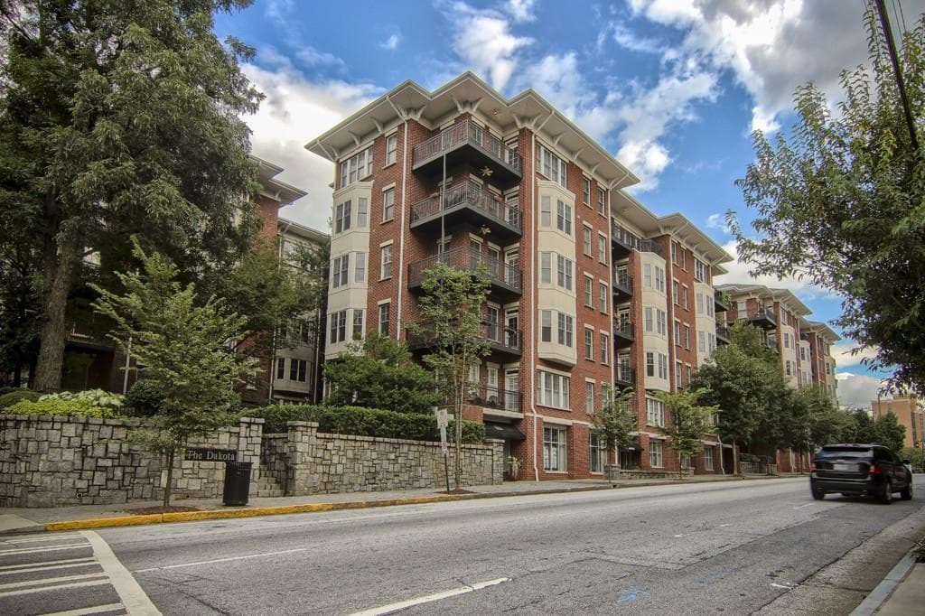 2 bedroom, 1,512 sq ft condominium sold at 850 Piedmont Avenue 2204, Atlanta, GA 30308