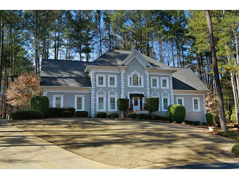 4 bedroom single family residence sold at 910 Hillsleigh Road, Alpharetta, GA 30022
