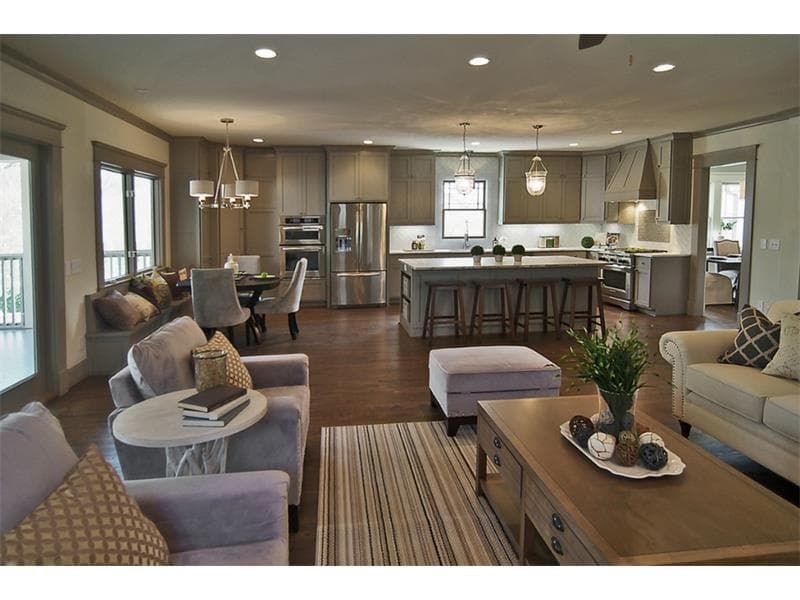 5 bedroom, 5,100 sq ft single family residence sold at 670 PARK Drive, Atlanta, GA 30306