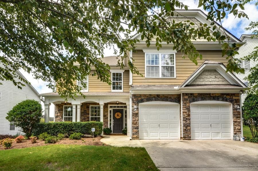 4 bedroom, 2,772 sq ft single family residence sold at 5135 Fieldgate Ridge Drive, Cumming, GA 30028
