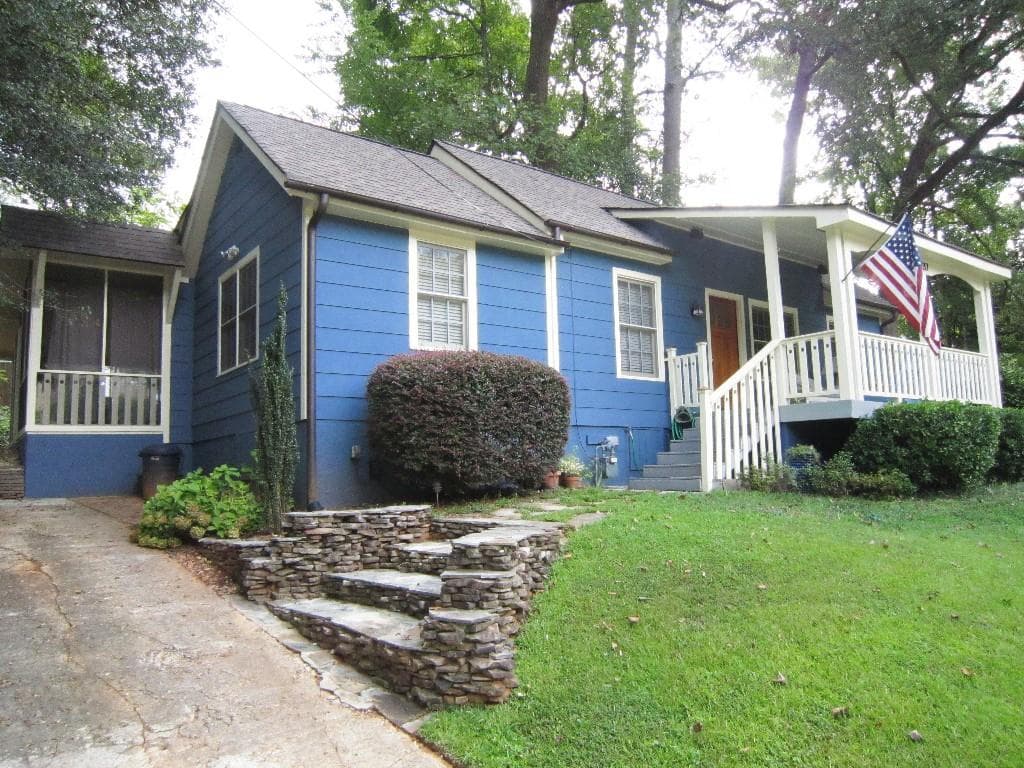 2 bedroom, 944 sq ft single family residence sold at 137 Ridgeland Avenue, Decatur, GA 30030