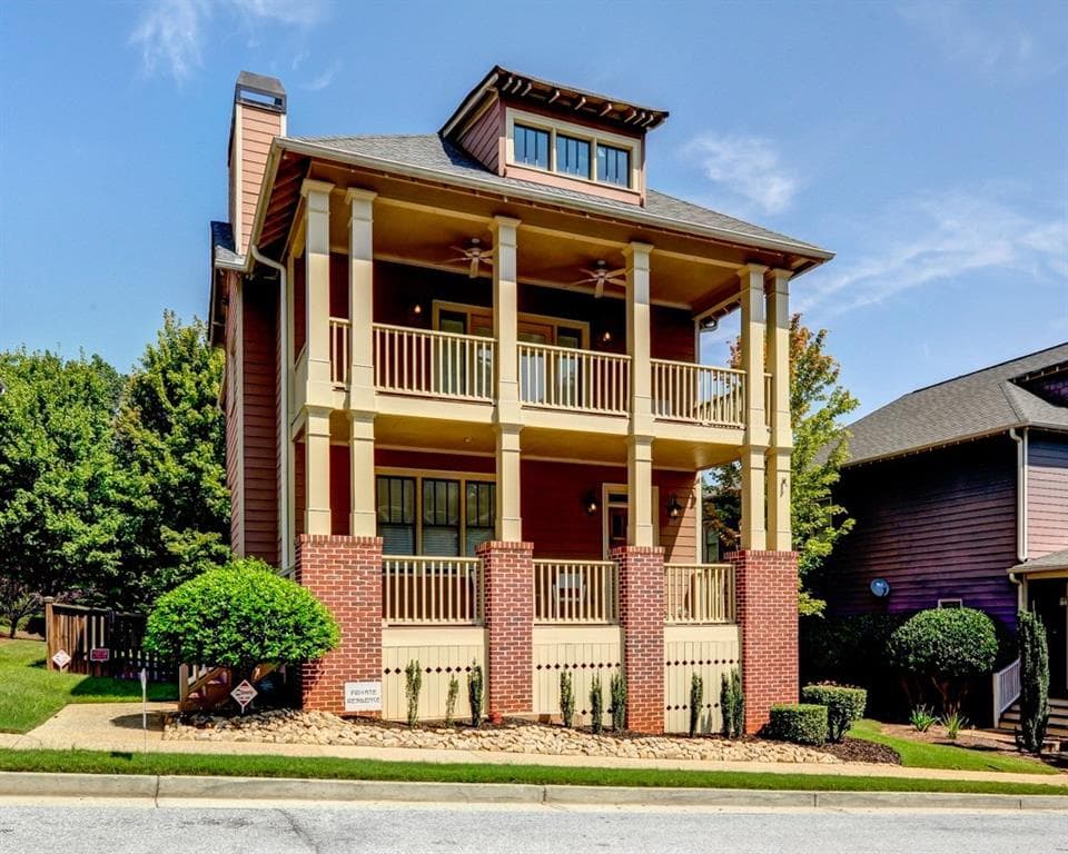 3 bedroom, 1,890 sq ft single family residence sold at 1368 SE Marion Street, Atlanta, GA 30315