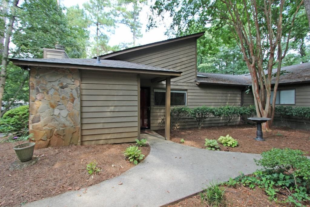 868 Bonnie Glen Drive 868, Marietta, GA 30067 — most recent listing photo