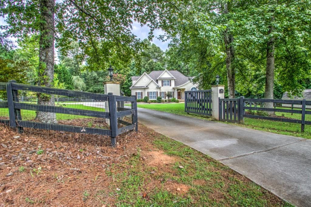 6 bedroom, 3,132 sq ft single family residence sold at 3006 Union Hill Road, Alpharetta, GA 30004