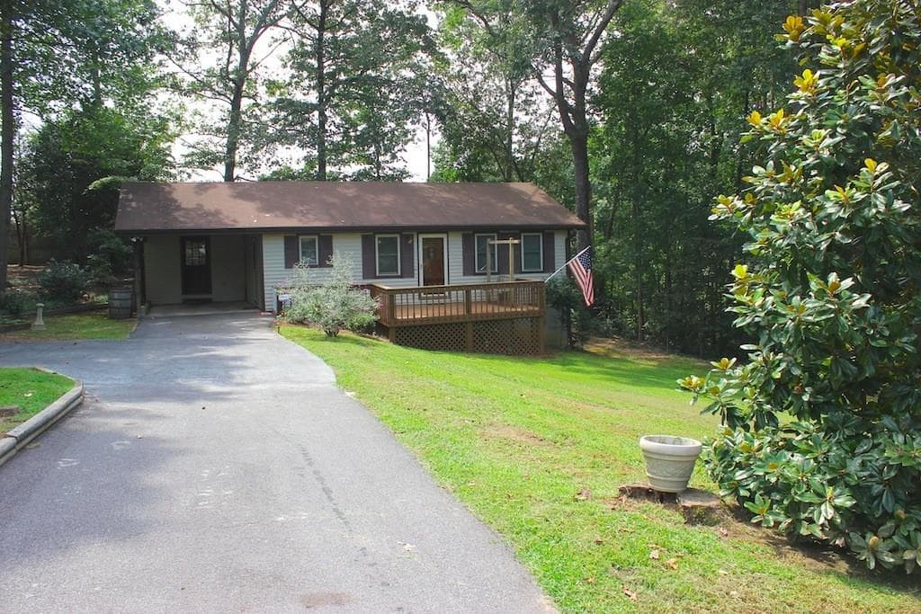 2 bedroom, 816 sq ft single family residence sold at 2915 Goldmine Road, Cumming, GA 30041