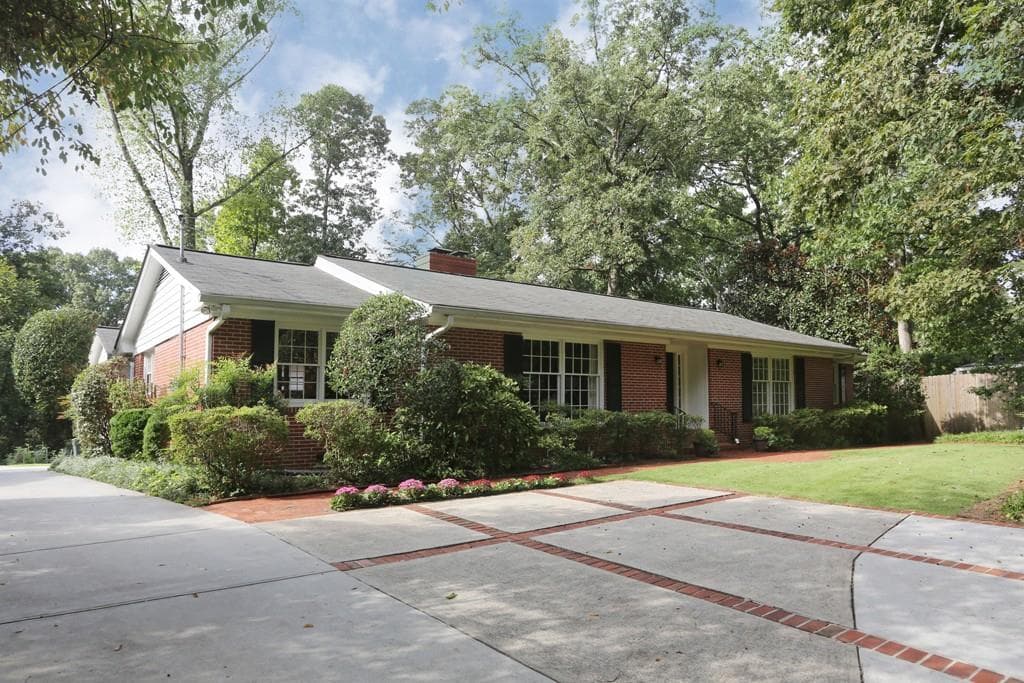 3 bedroom, 1,999 sq ft single family residence sold at 535 Timber Valley Road, Atlanta, GA 30342