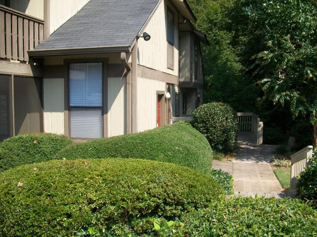 1 bedroom, 861 sq ft condominium sold at 1308 Woodcliff Drive, Sandy Springs, GA 30350