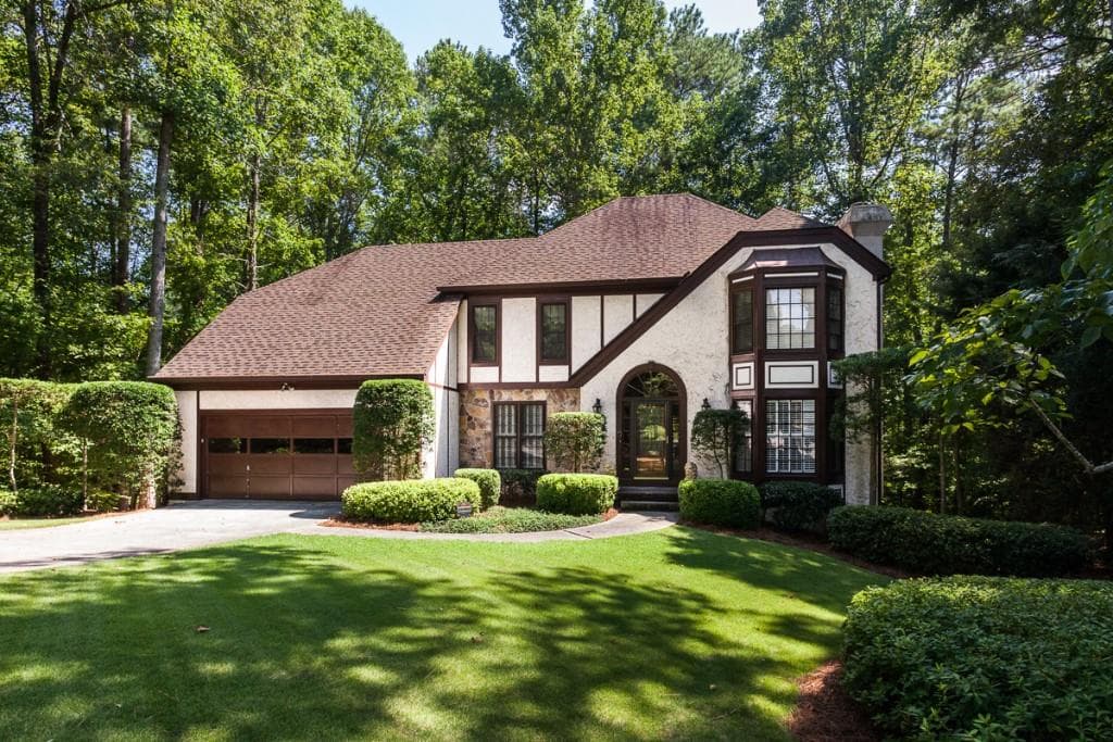 4 bedroom, 3,437 sq ft single family residence sold at 2401 Saint Croix Circle, Marietta, GA 30062