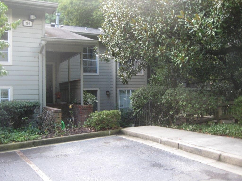 2 bedroom, 1,263 sq ft condominium sold at 2901 Lenox Way 207, Atlanta, GA 30324