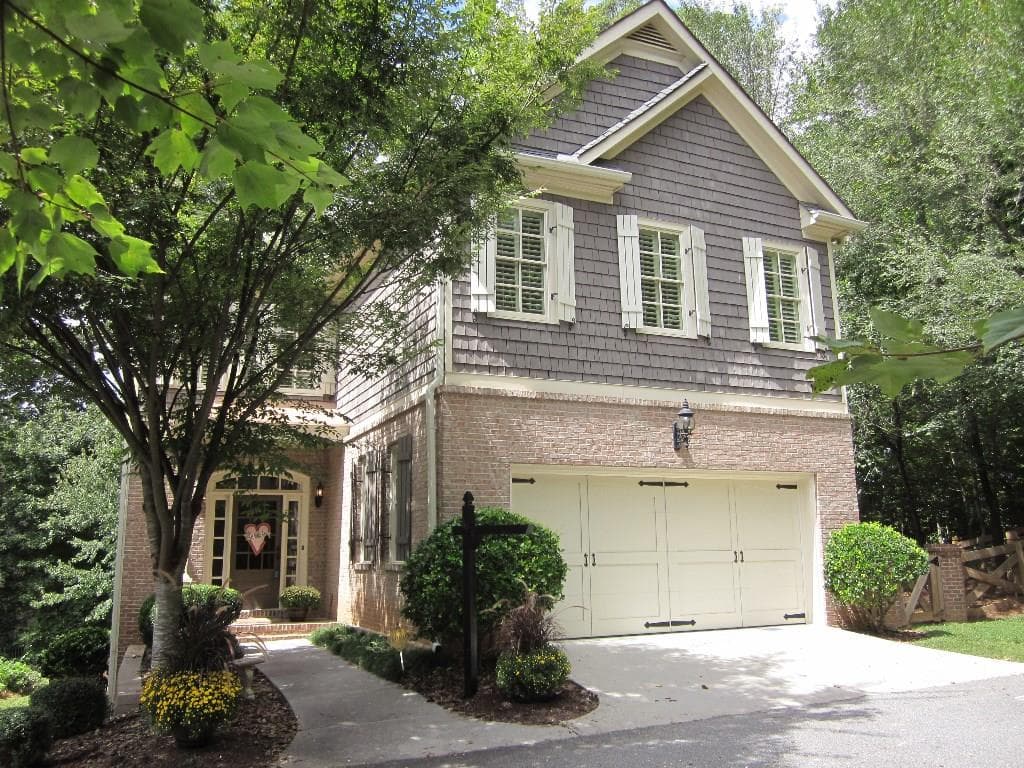 3 bedroom, 2,512 sq ft single family residence sold at 8504 Angels Walk, Atlanta, GA 30350