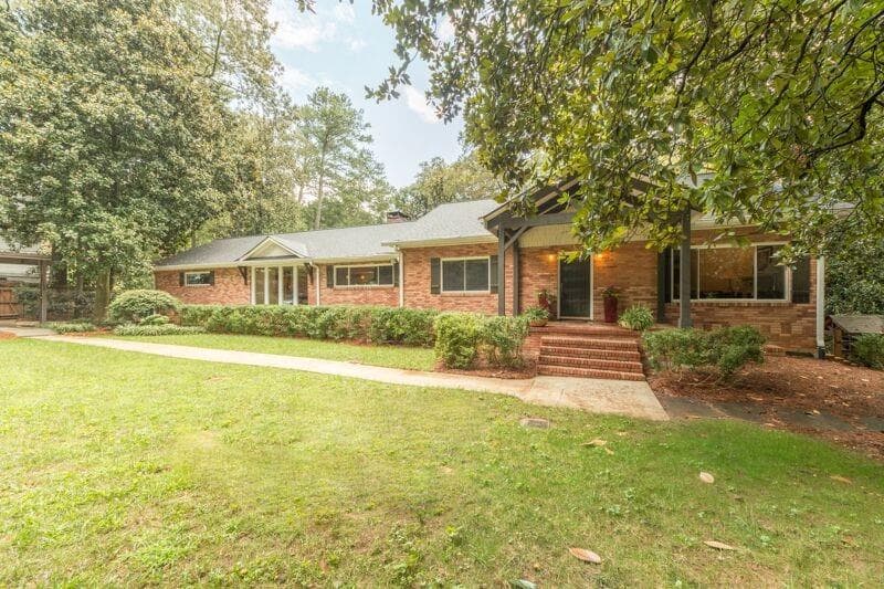 4 bedroom, 4,208 sq ft single family residence sold at 4100 WIEUCA Road, Atlanta, GA 30342
