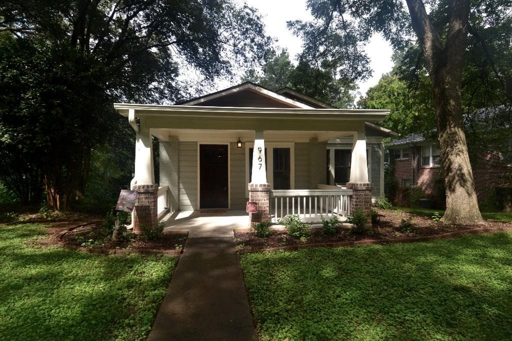 3 bedroom, 1,800 sq ft single family residence sold at 967 Underwood Avenue, Atlanta, GA 30316